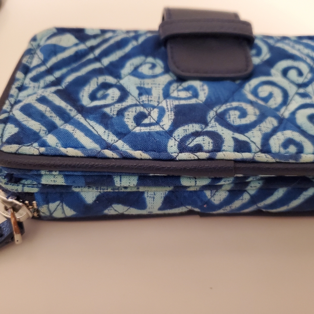 VERA BRADLEY - RFID SMARTPHONE WRISTLET -  Cuban Tiles 21163-G03 - Pre-owned - Picture 16 of 16